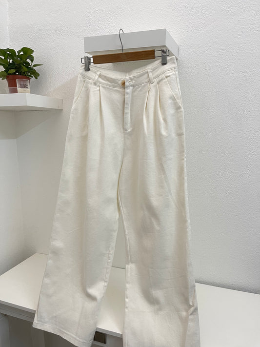 HIGHWAIST WHITE JEANS（L）