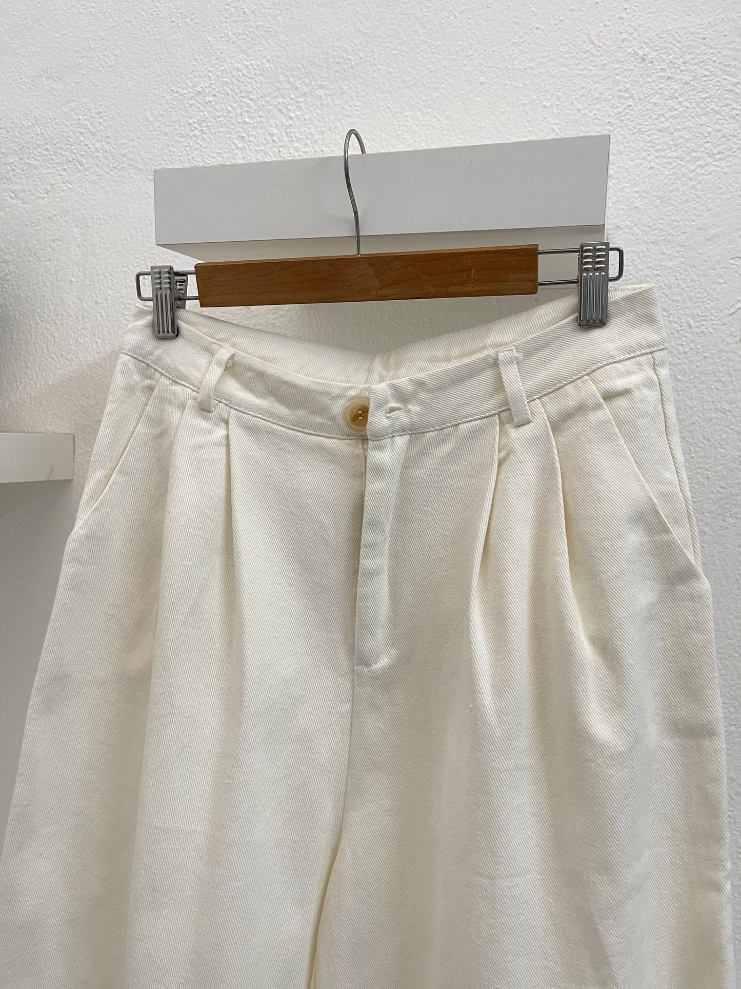 HIGHWAIST WHITE JEANS（L）