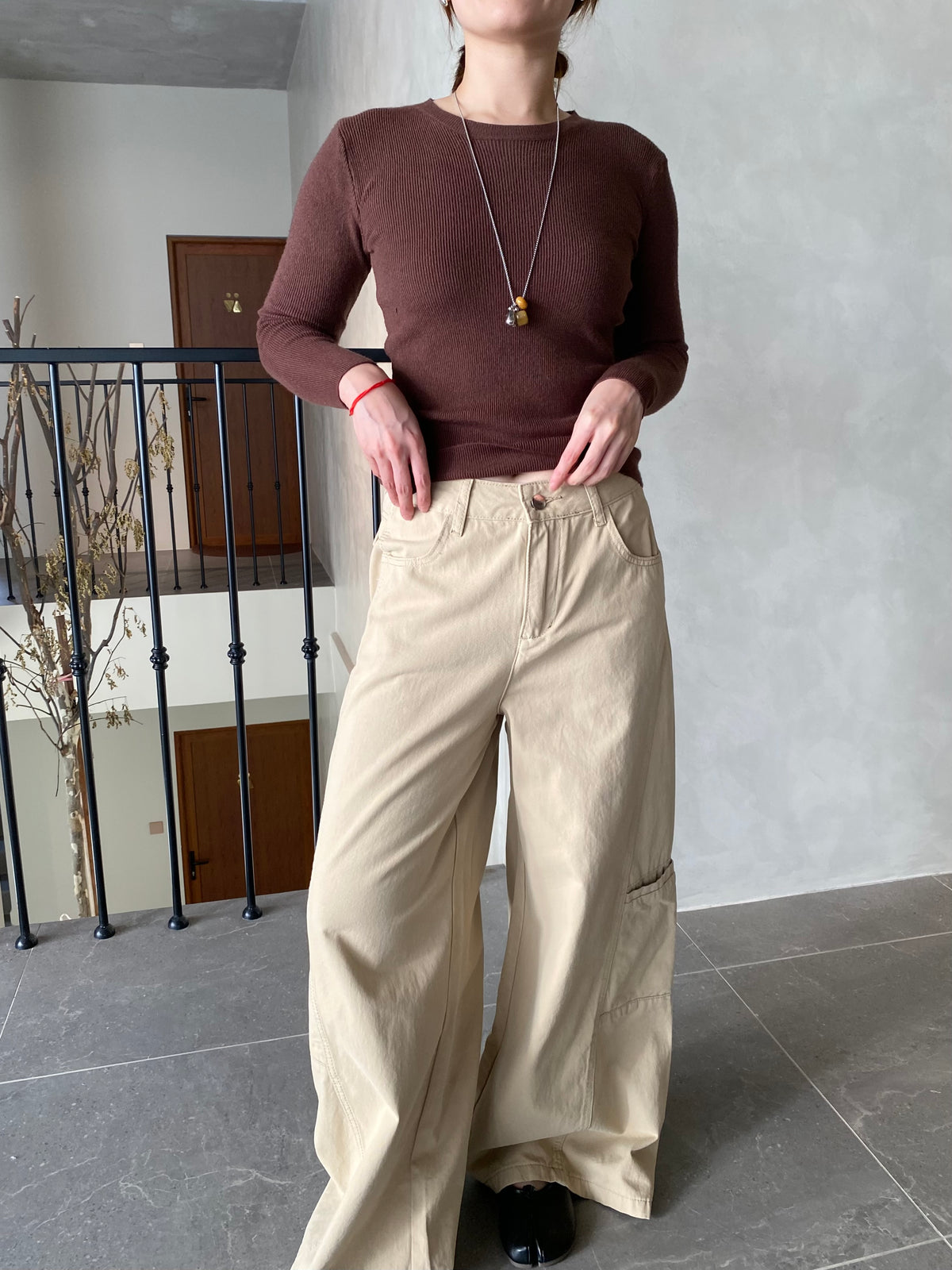 VELLA TROUSERS PANTS IN BROWN/KHAKI