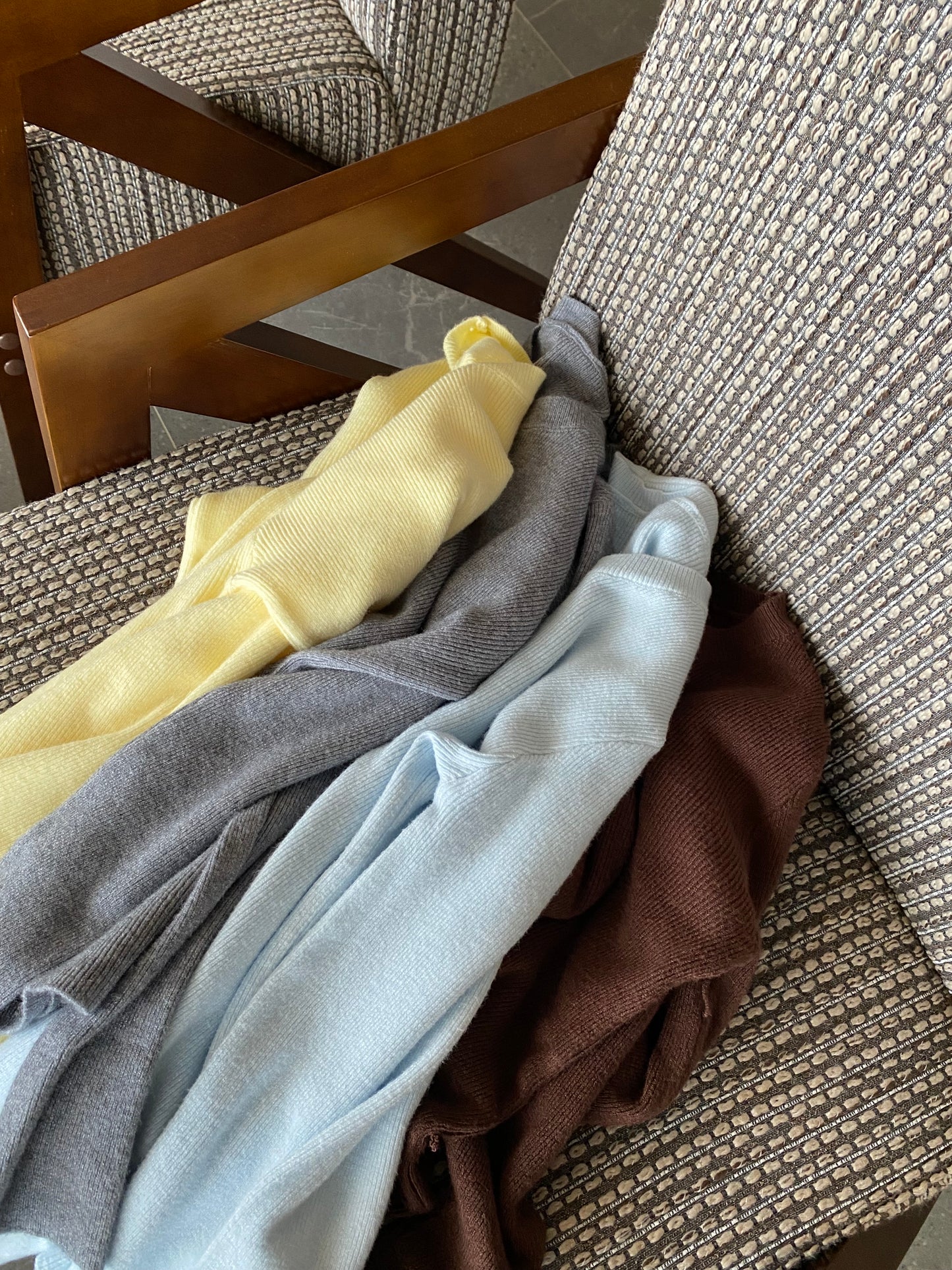 BASIC LONG SLEEVE TOP IN GREY/YELLOW/BLUE/BROWN
