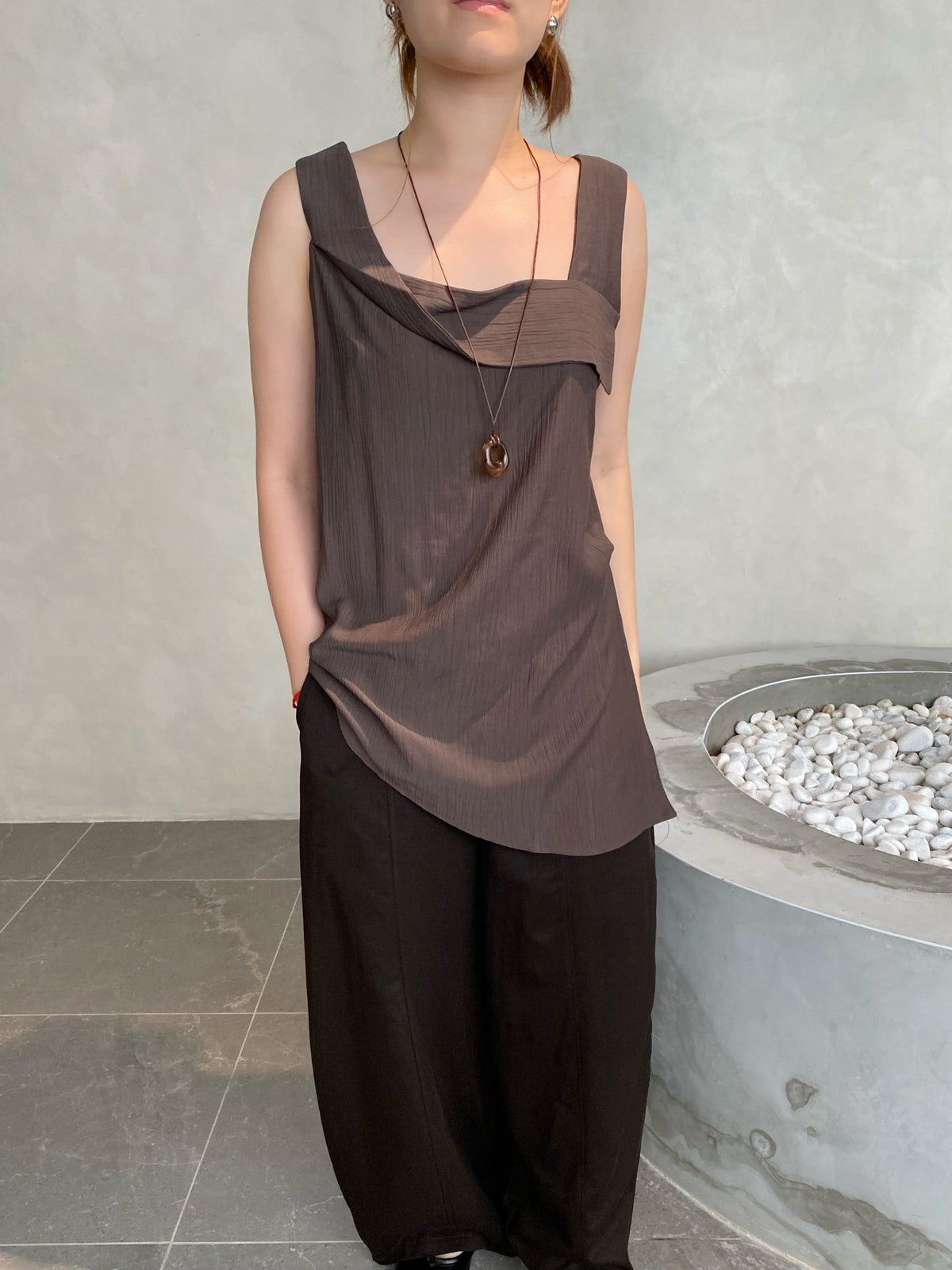 DAISY SINGLET TOP IN GREY/BROWN