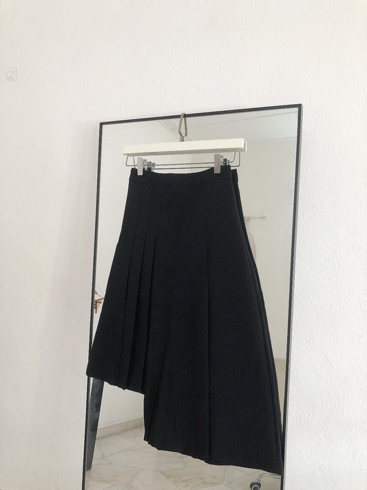 BLACK SKIRT
