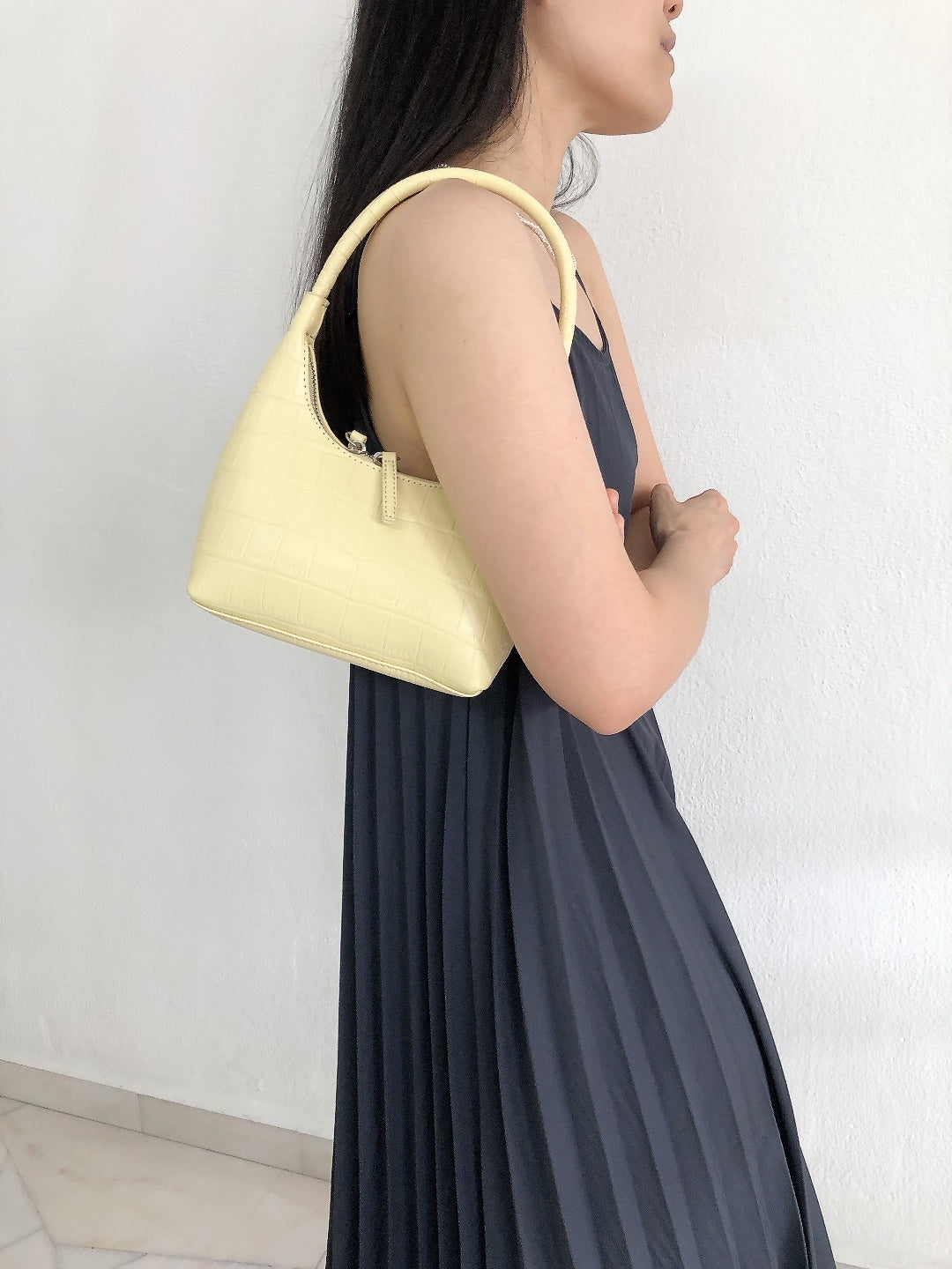 LADY YELLOW BAG