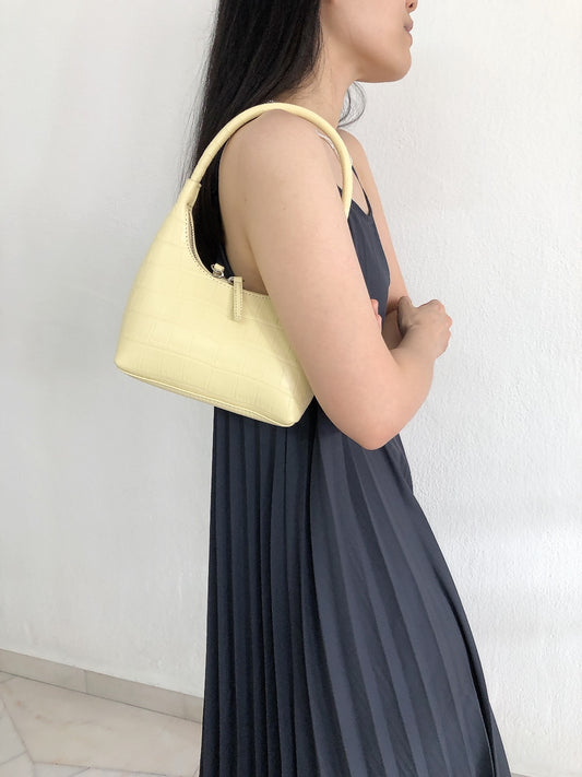 LADY YELLOW BAG