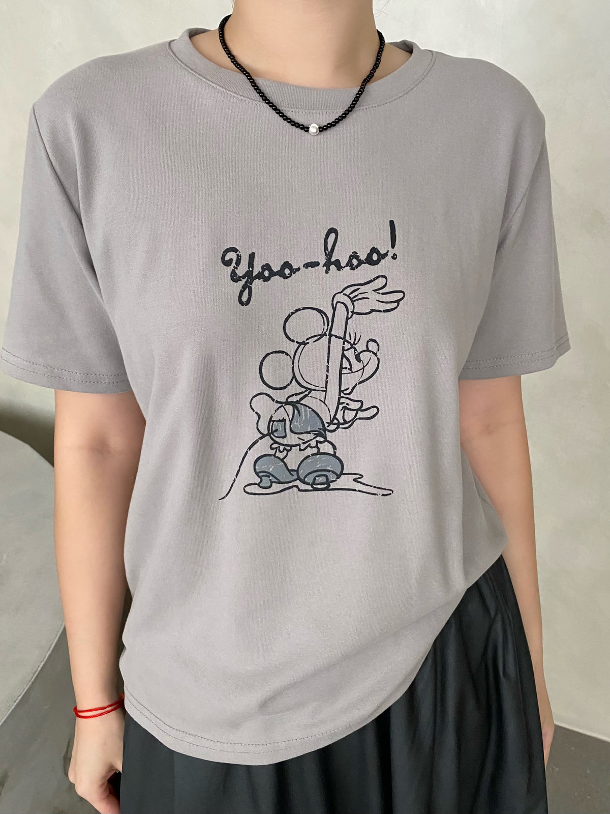 BASIC MICKEY TEE IN GREY