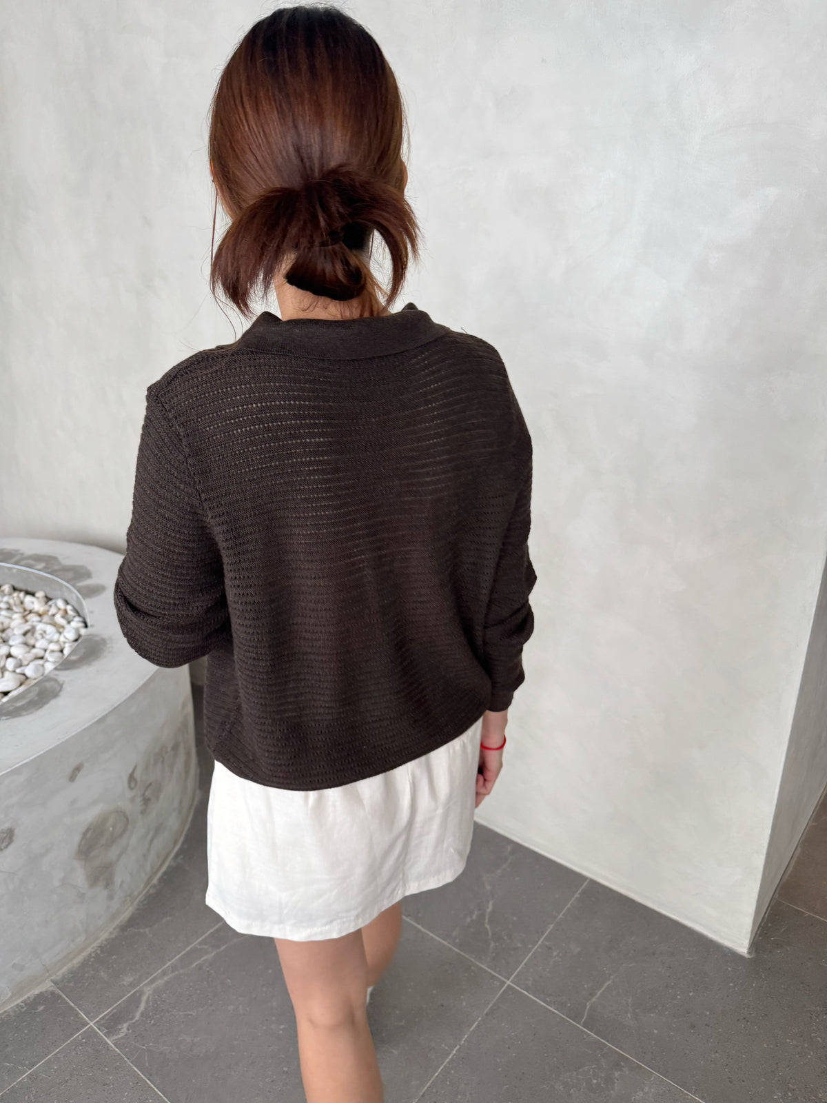 POLO KNIT TOP IN BROWN/CREAM WHITE