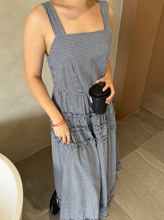 PLAID PATTERNED DRESS IN BLACK
