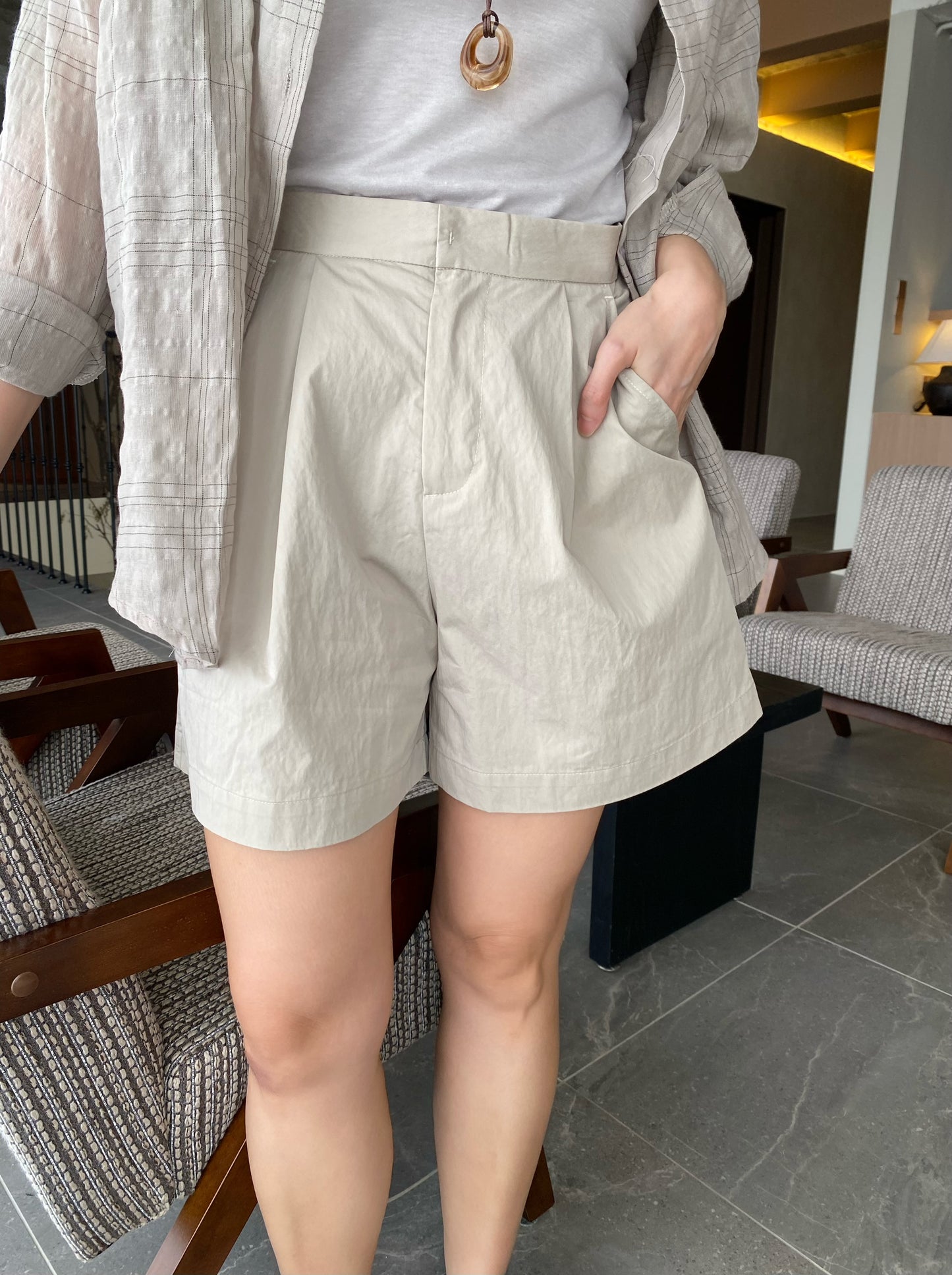TERRY HIGH WAIST SHORT IN BEIGE/NAVYBLUE