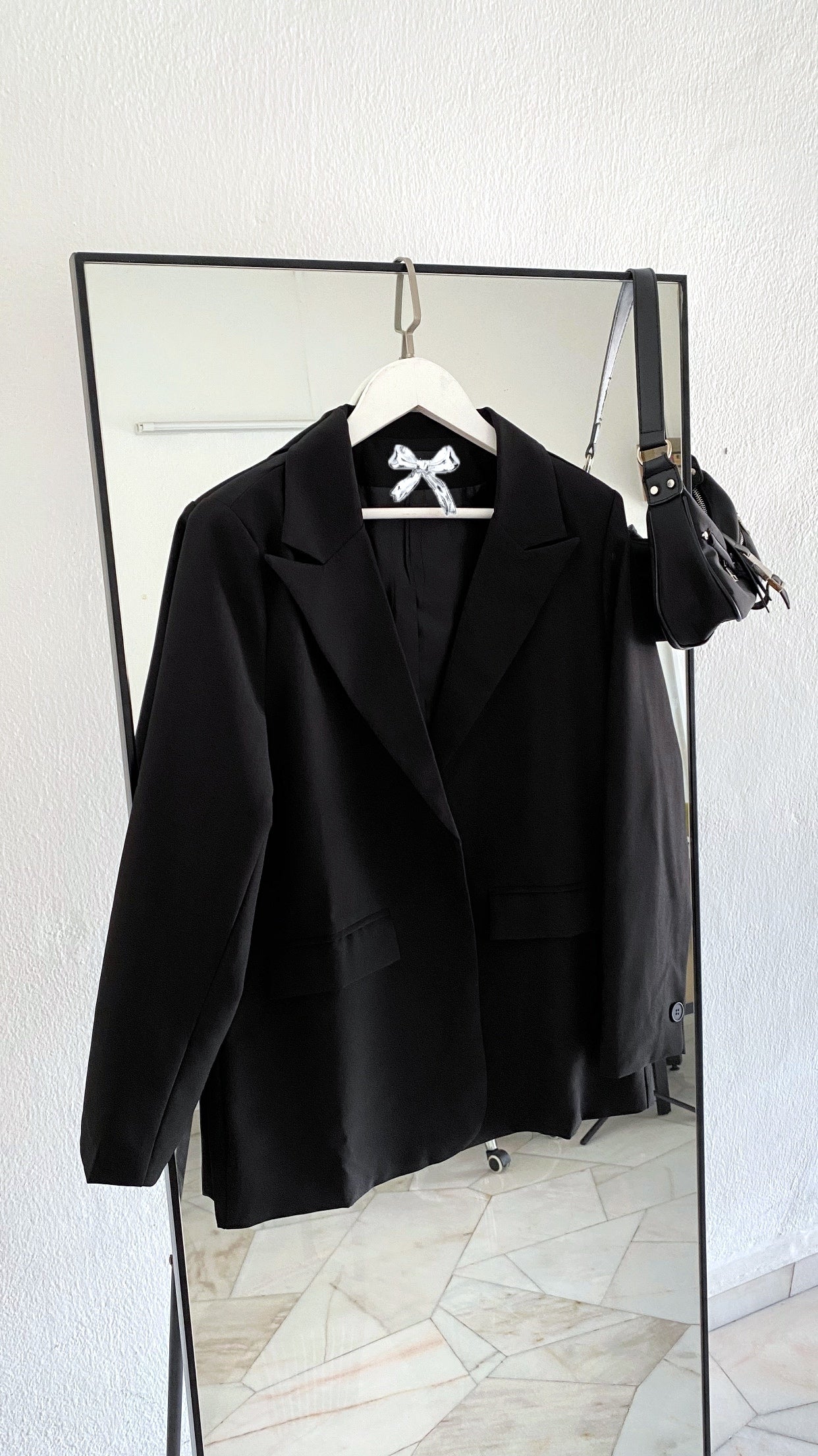 BLACK BLAZER