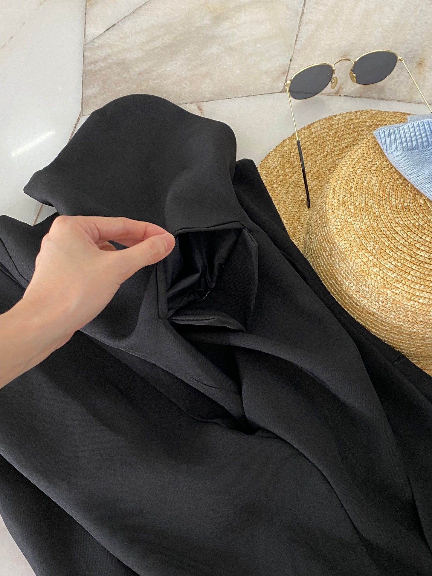 BLACK BLAZER