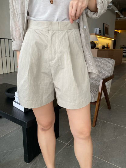 TERRY HIGH WAIST SHORT IN BEIGE/NAVYBLUE