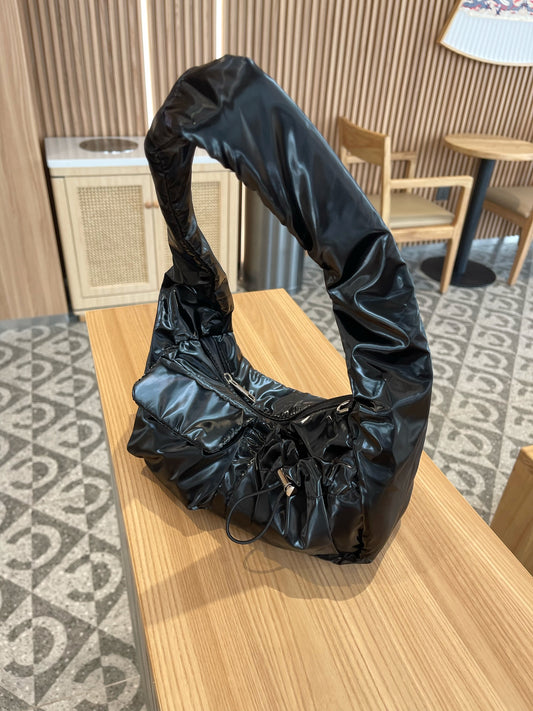BLACK SHOULDER BAG