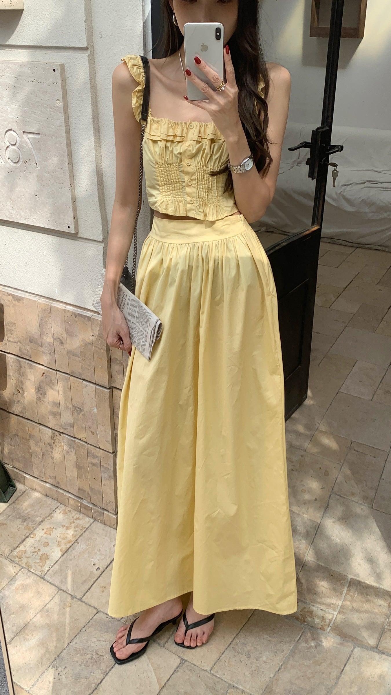 WINDY SET IN YELLOW