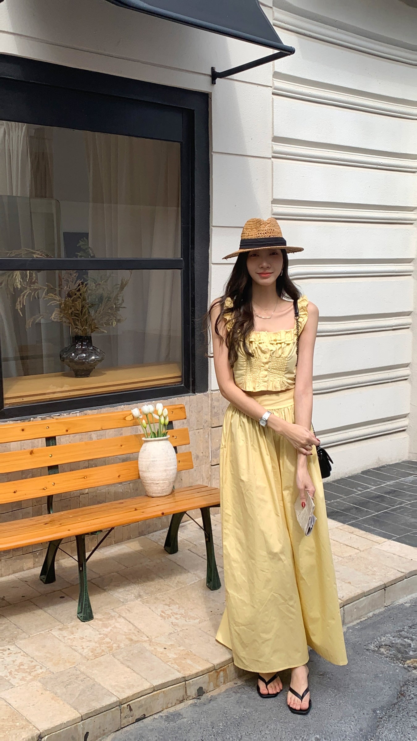 WINDY SET IN YELLOW