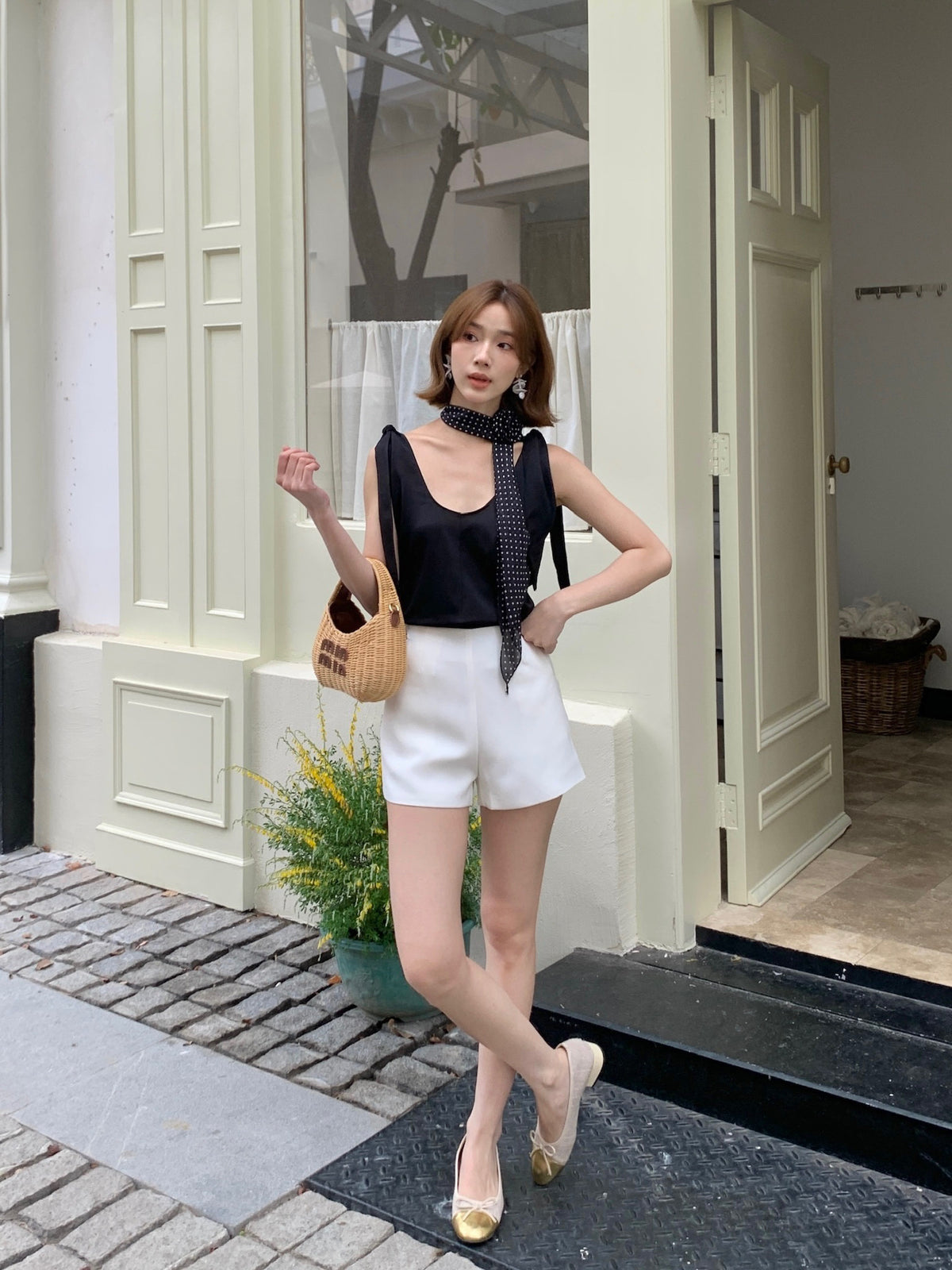 CHLOE HIGHWAIST SHORT IN WHITE/BLACK/BLUE