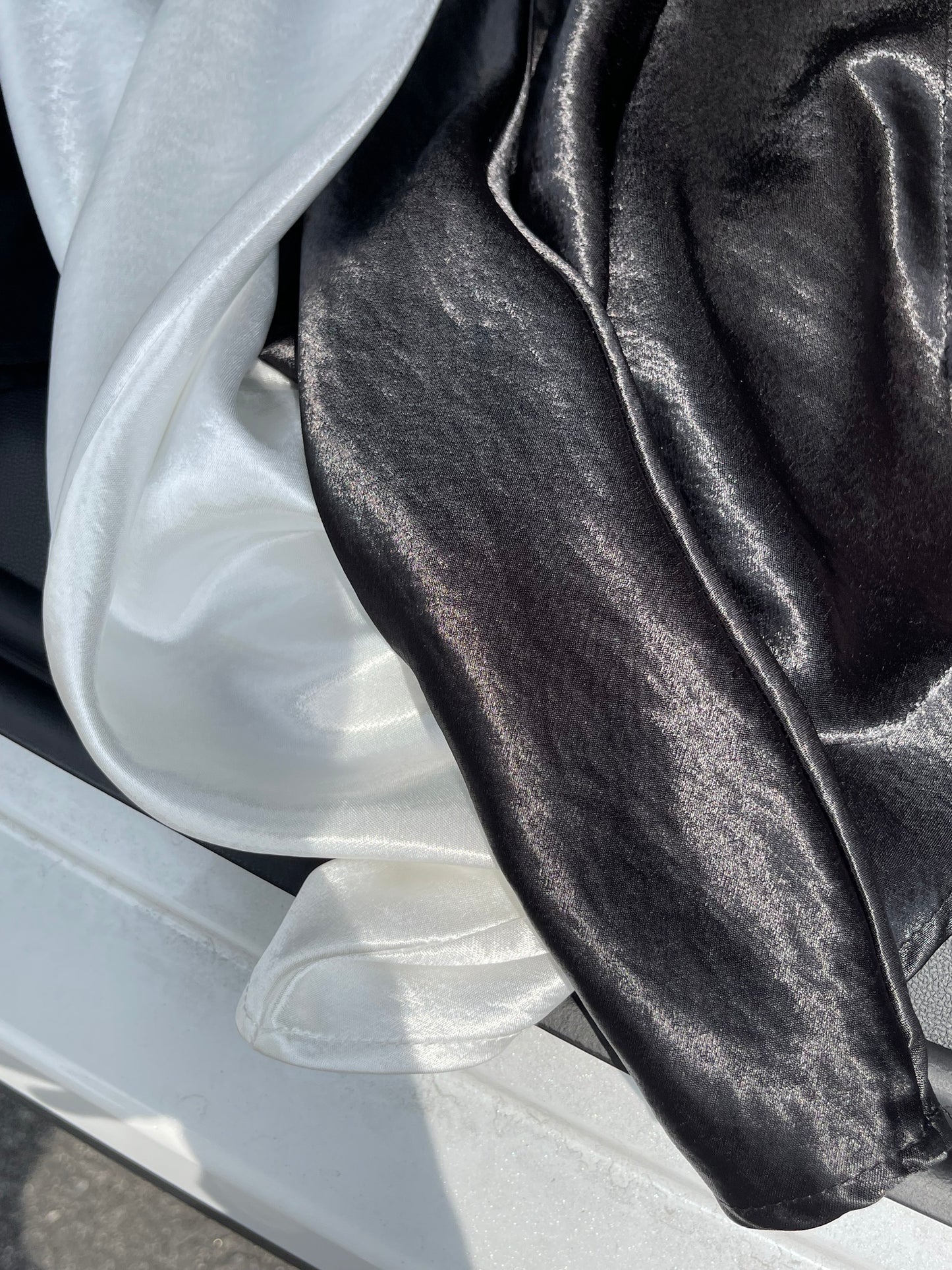 JOJO SATIN SKIRT IN WHITE/BLACK