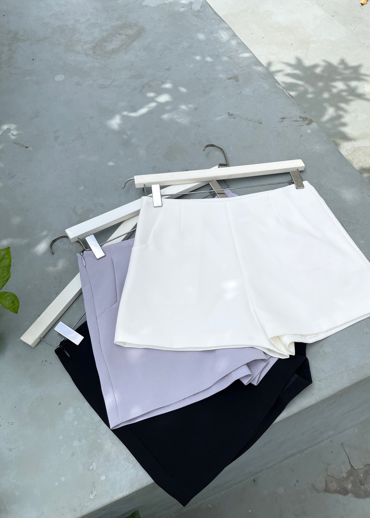 CHLOE HIGHWAIST SHORT IN WHITE/BLACK/BLUE