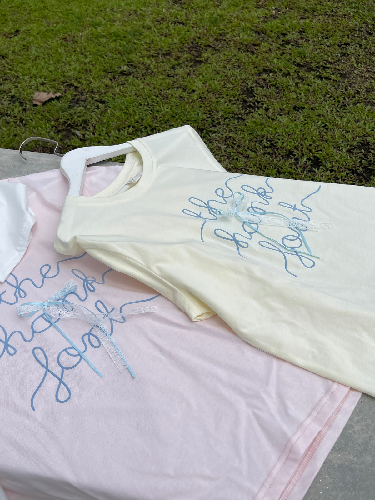 THE RIBBON TEE IN PINK/WHITE/YELLOW