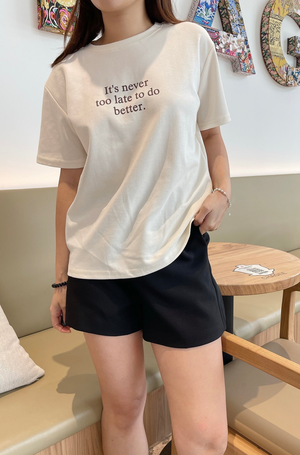 WORLD BASIC TEE IN WHITE/BEIGE
