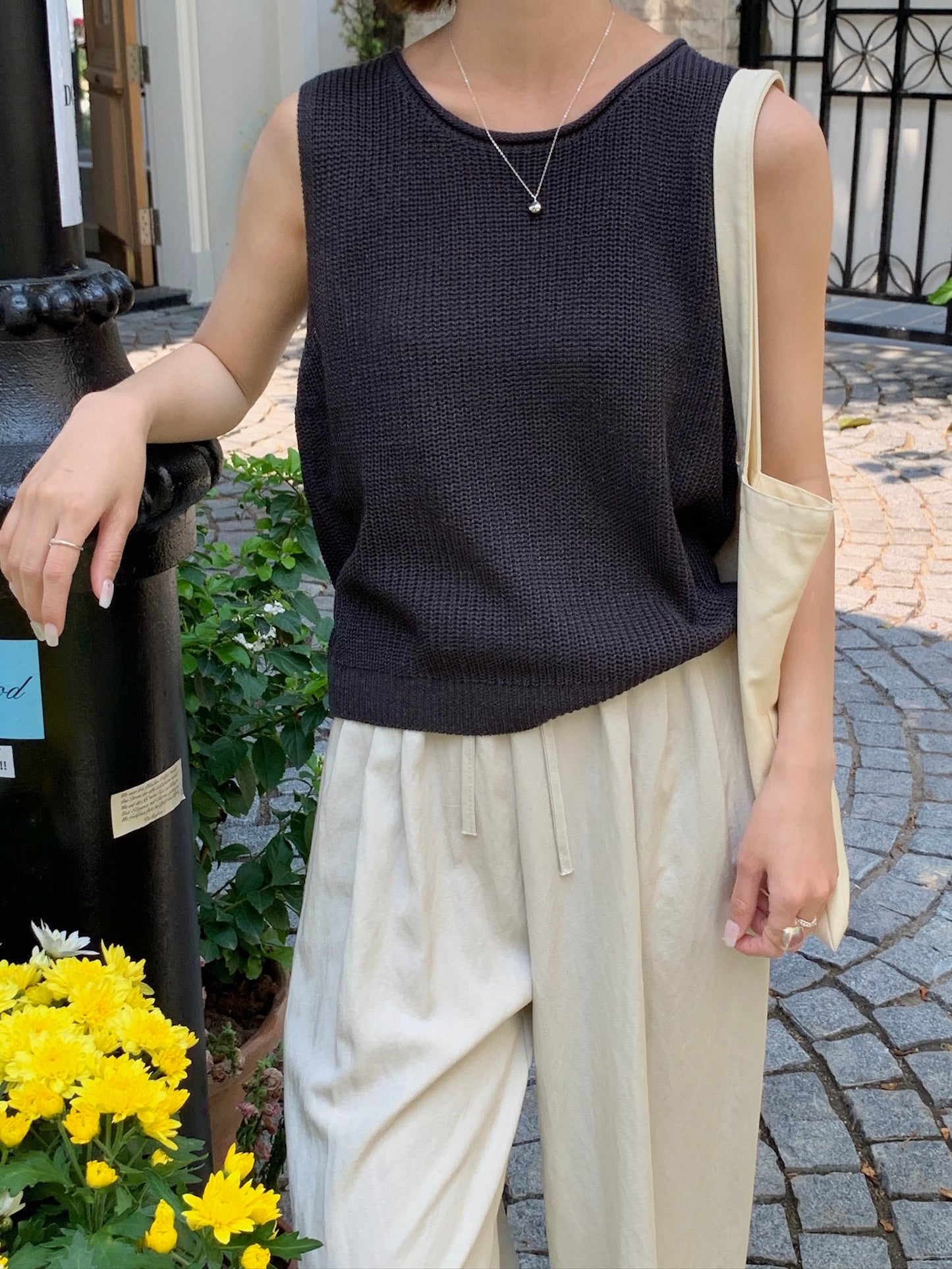 KNIT SINGLET IN D.GREY/YELLOW/WHTE/KHAKI