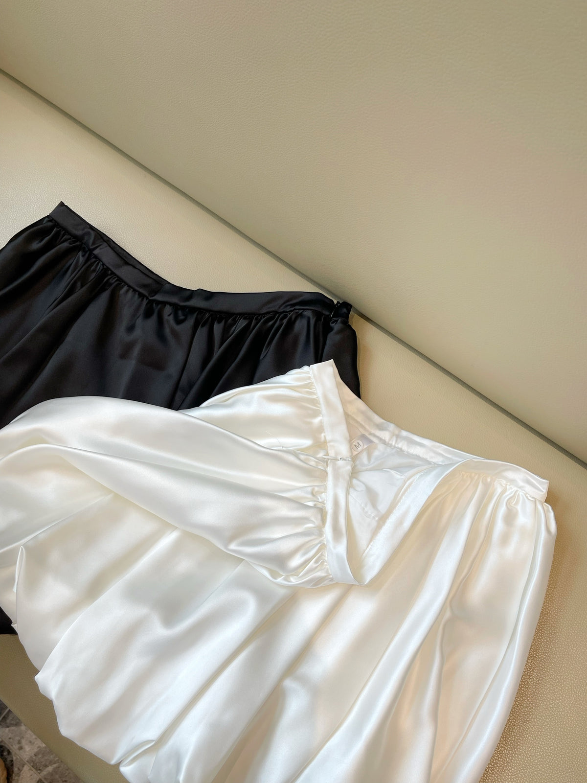 IZZI HIGHWAIST SATIN SKIRT