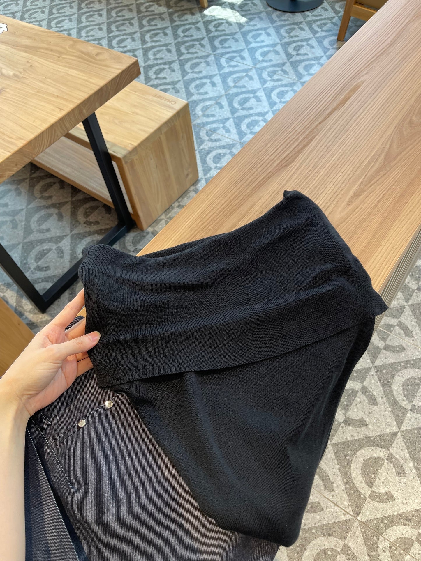 KELLY SHOULDER TOP