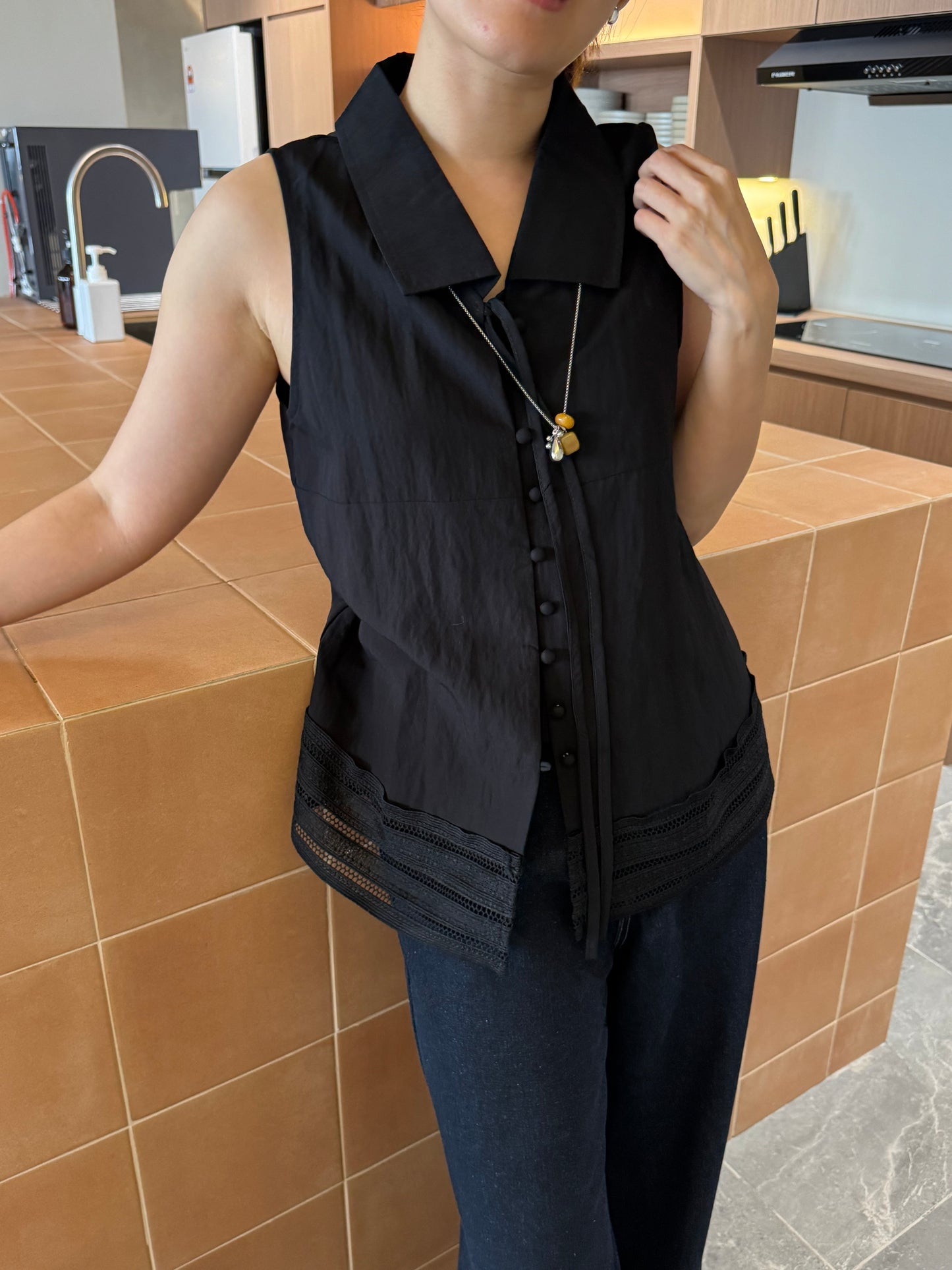 ELIN SINGLET TOP IN BLACK