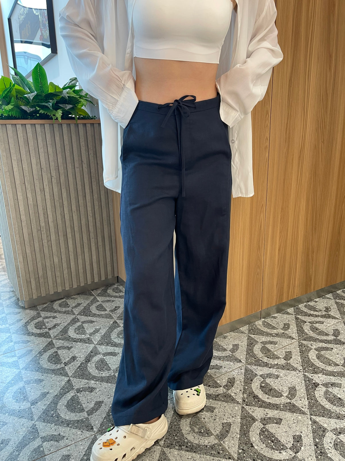 LINEN COTTON TROUSERS IN WHITE/NAVY