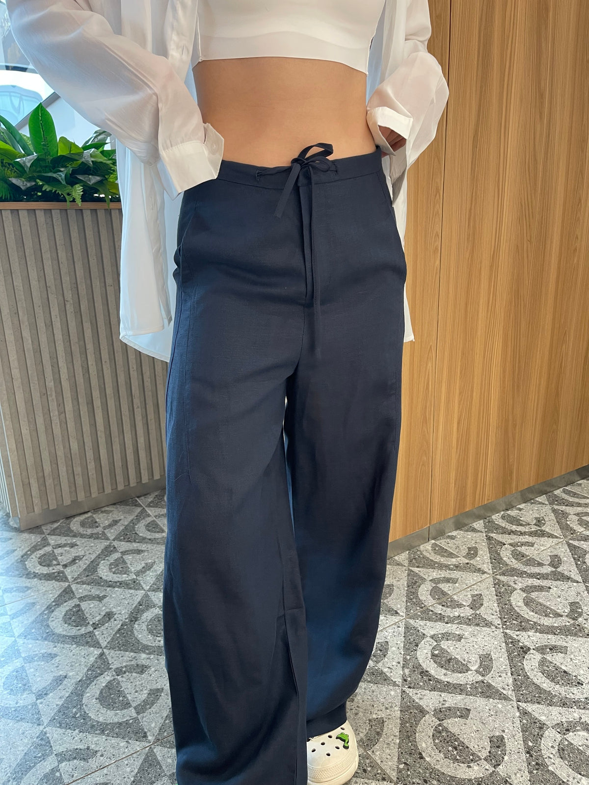 LINEN COTTON TROUSERS IN WHITE/NAVY
