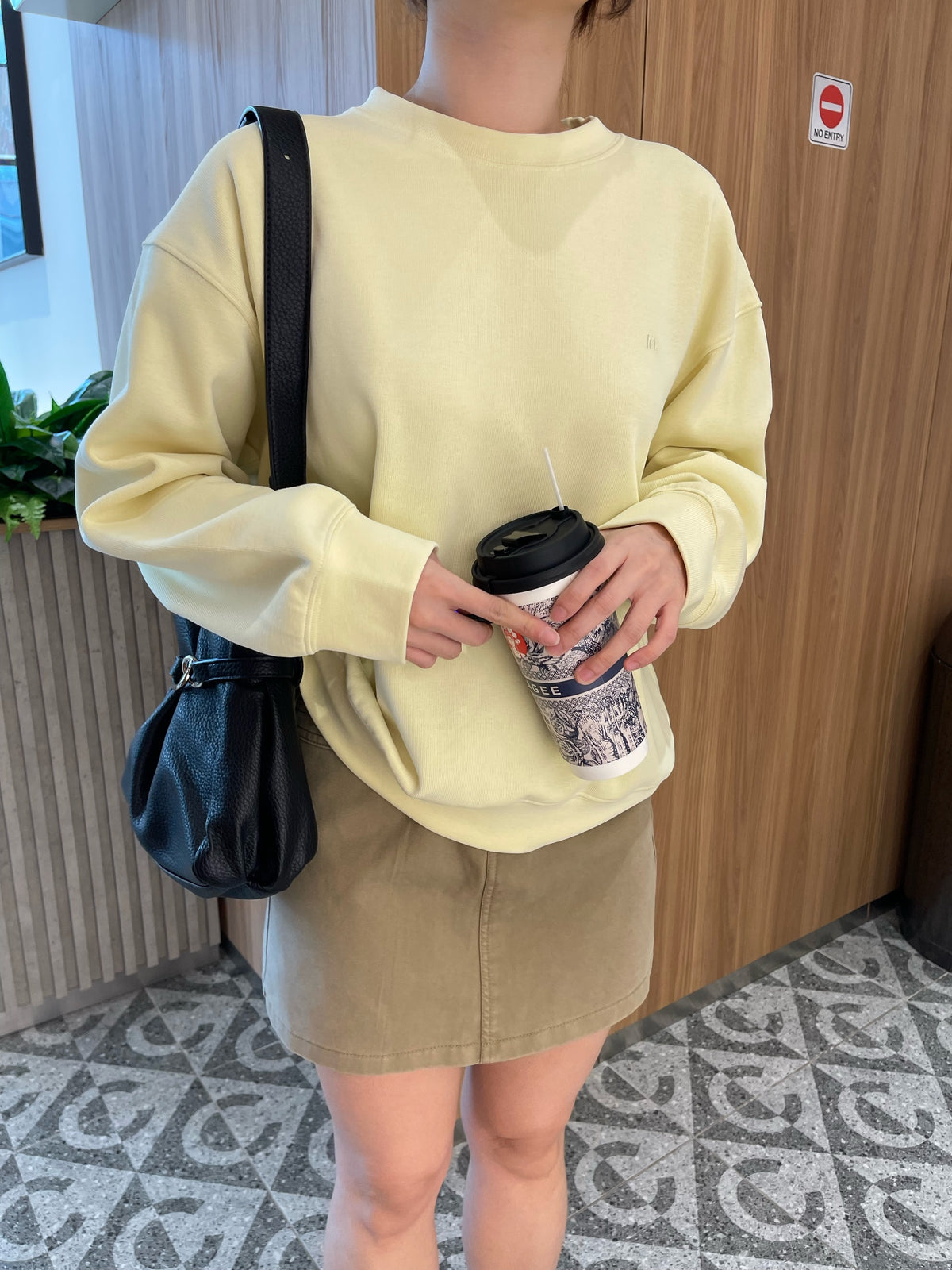 BLACK BUCKET BAG