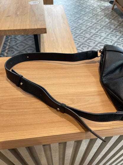 BLACK BUCKET BAG