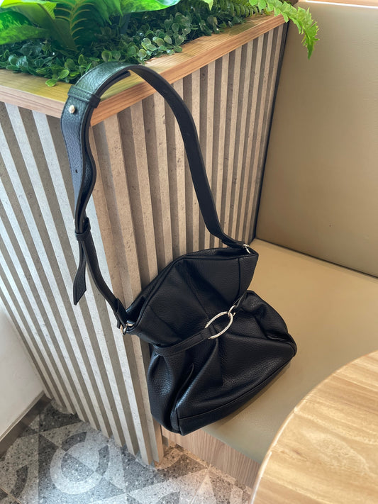 BLACK BUCKET BAG