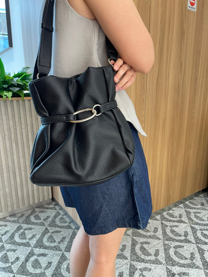 BLACK BUCKET BAG