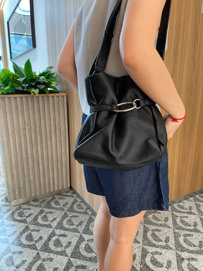 BLACK BUCKET BAG