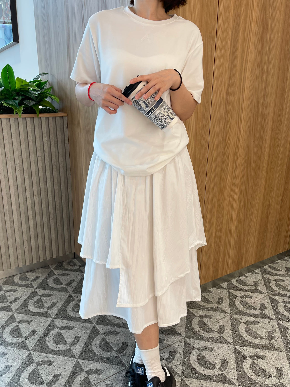 NYLON DESIGN SKIRT IN WHITE/BLACK