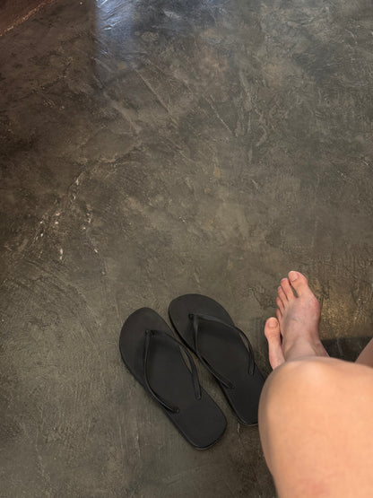店主常穿的BLACK SLIPPER (PRE-ORDER)
