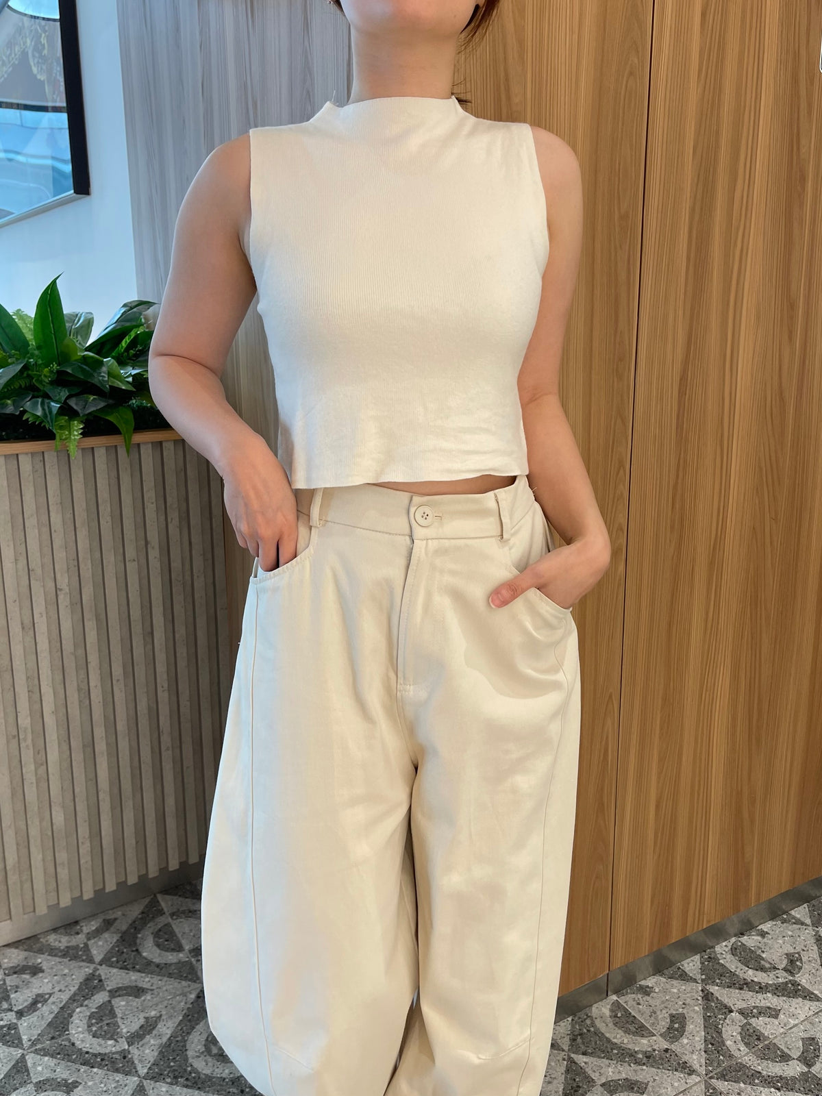 BASIC SINGLET KNIT TOP