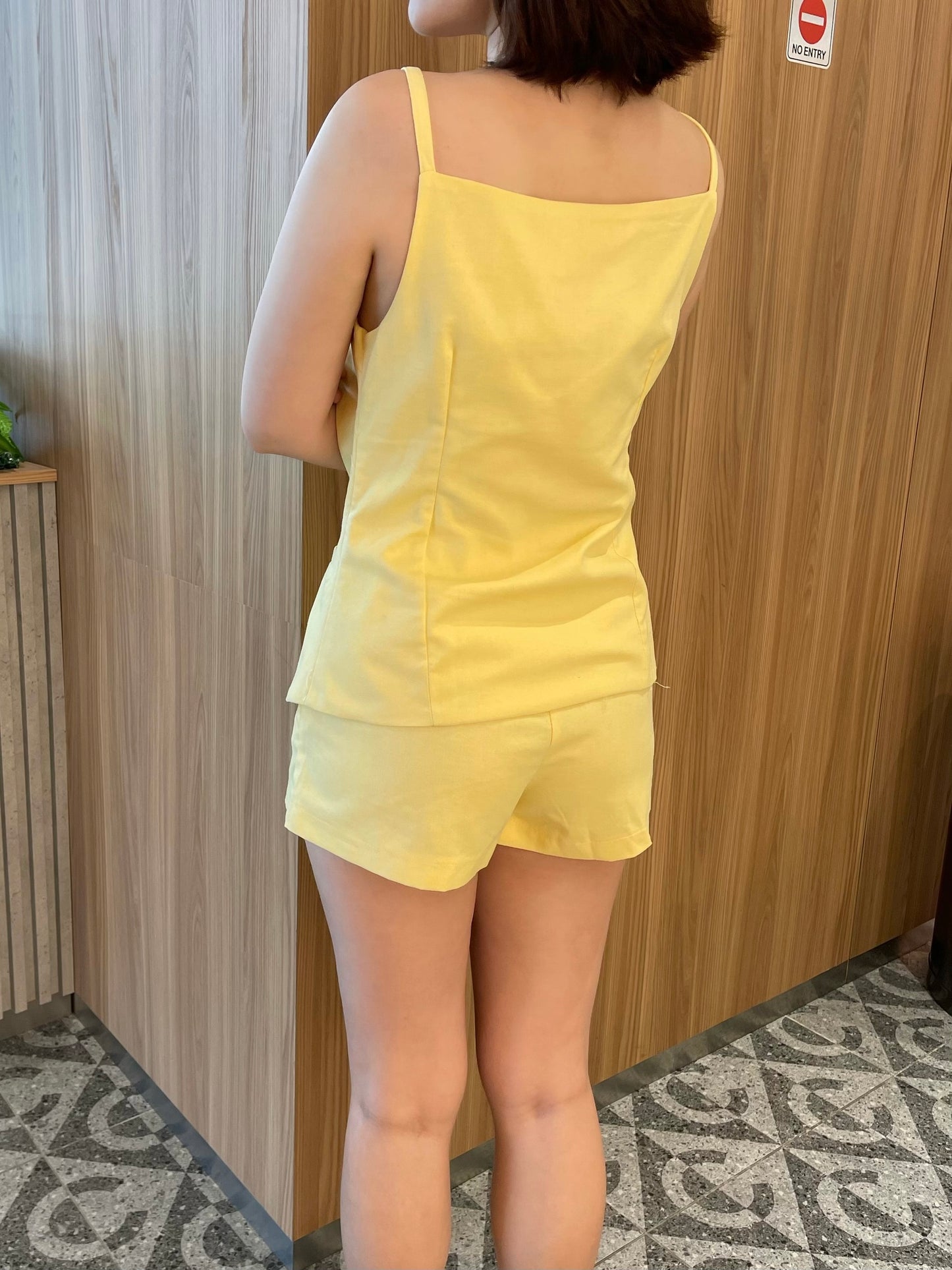 ABBY SET IN YELLOW