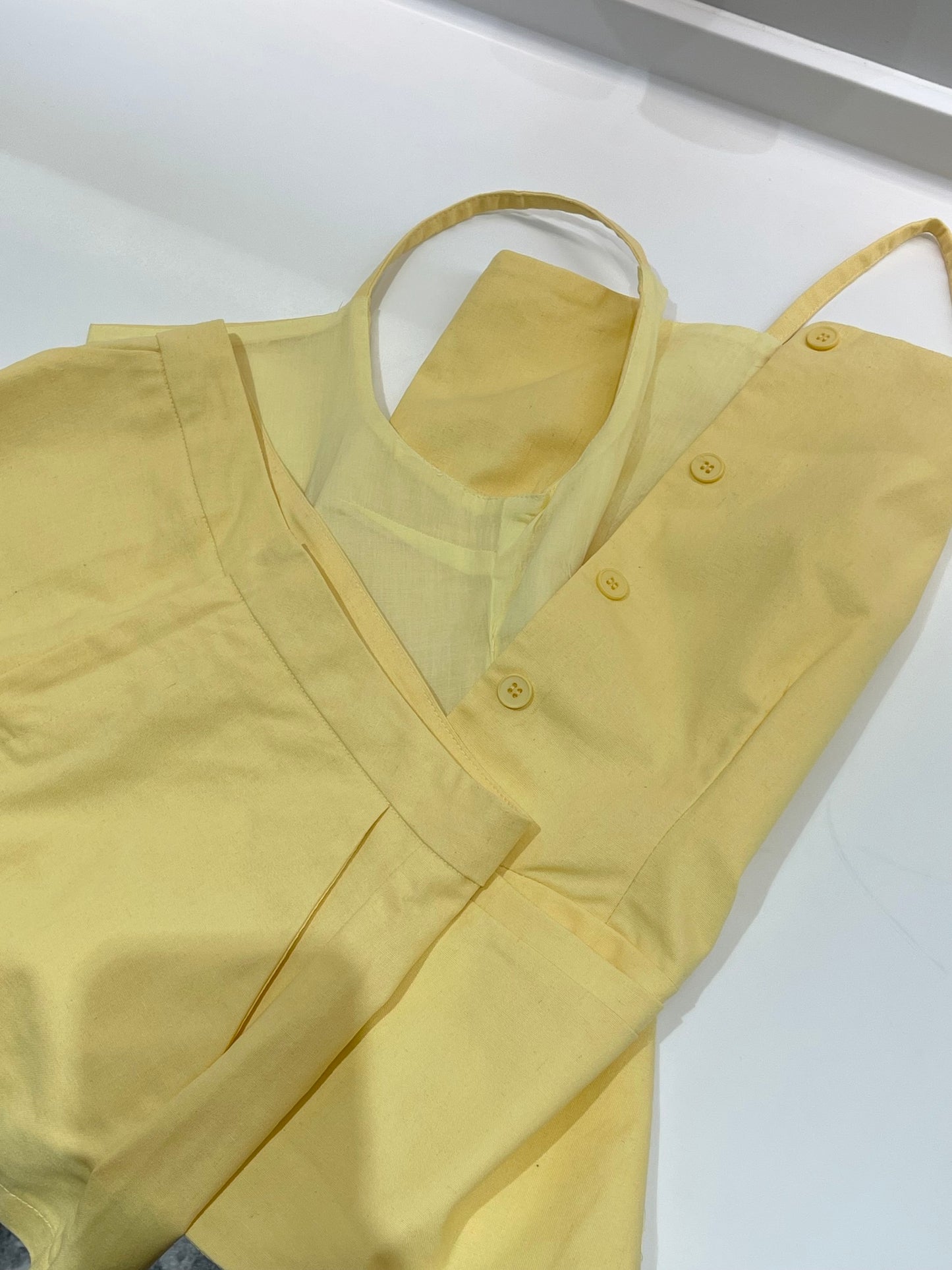 ABBY SET IN YELLOW