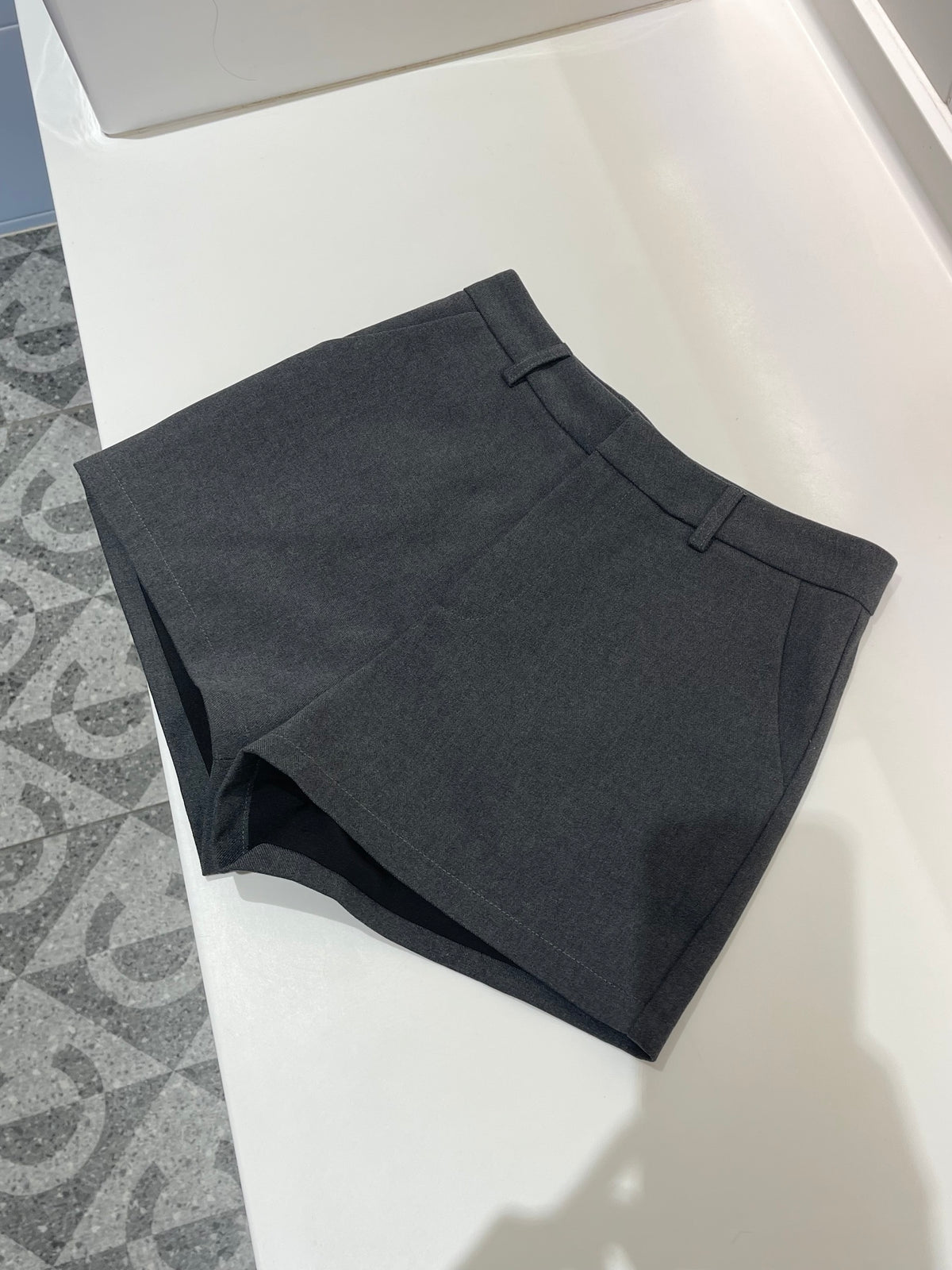 HENDRY HIGH WAIST GREY SHORT