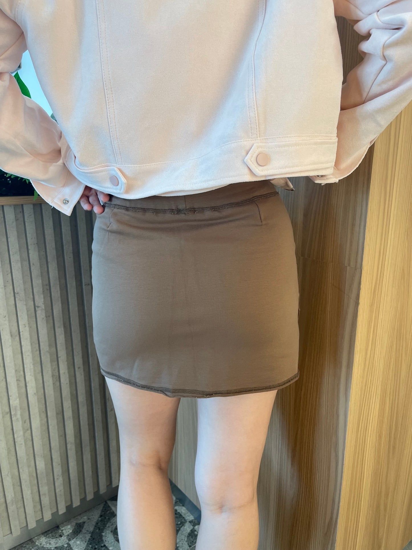 KIMI HIGH WAIST CASUAL MINI SKIRT IN BROWN/GREY