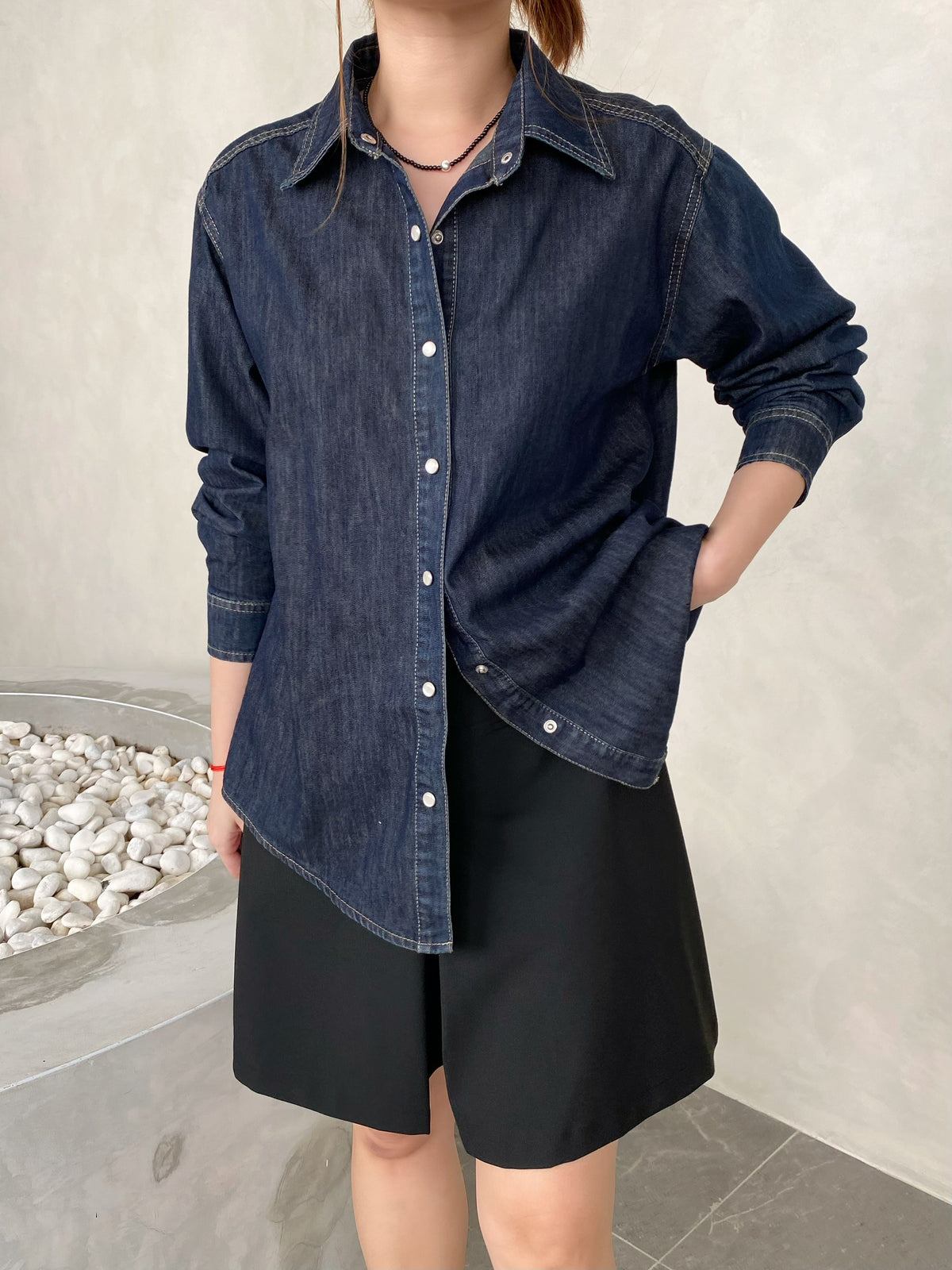 DENIM BLOUSE IN DARK BLUE