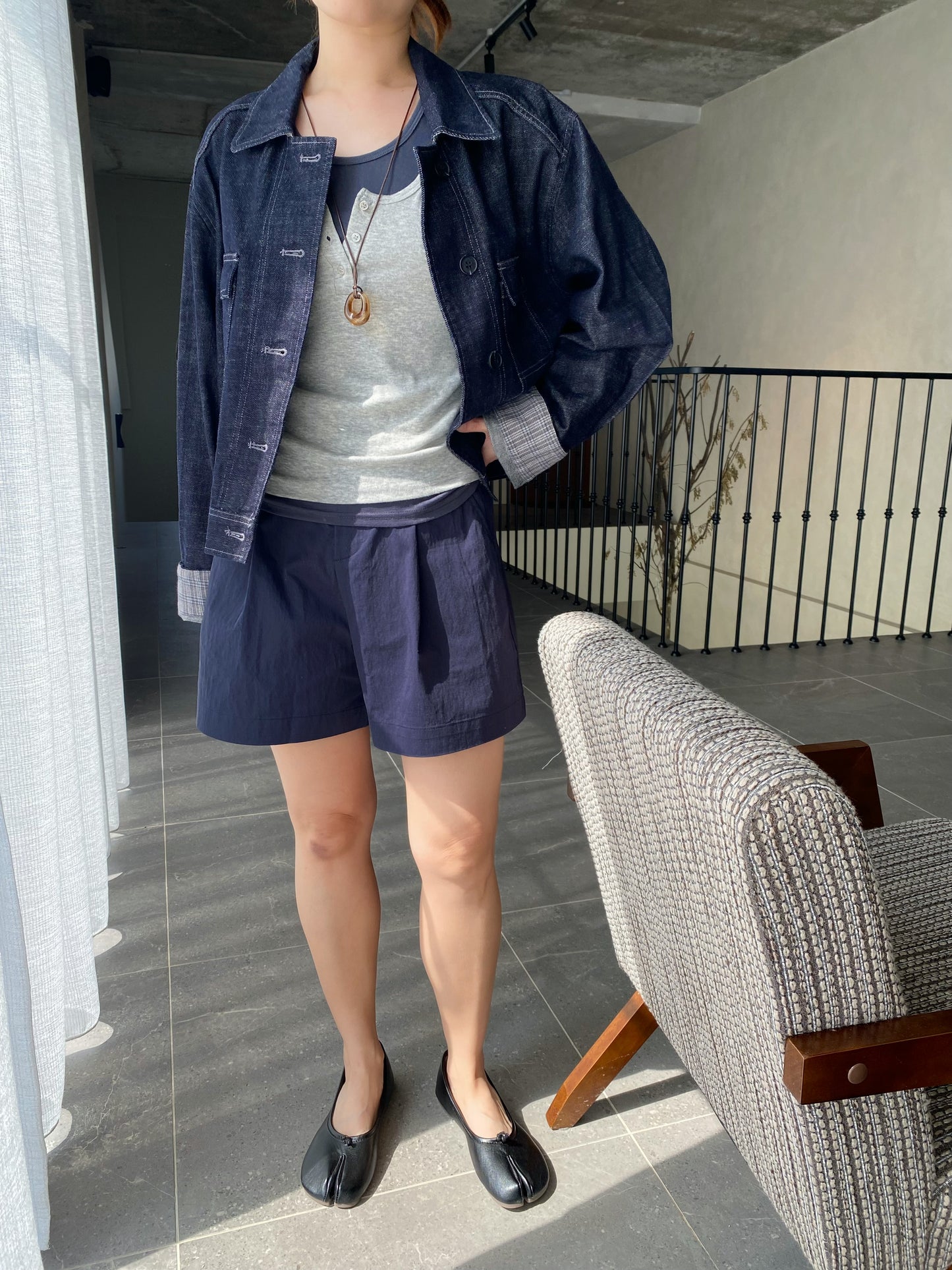 TERRY HIGH WAIST SHORT IN BEIGE/NAVYBLUE