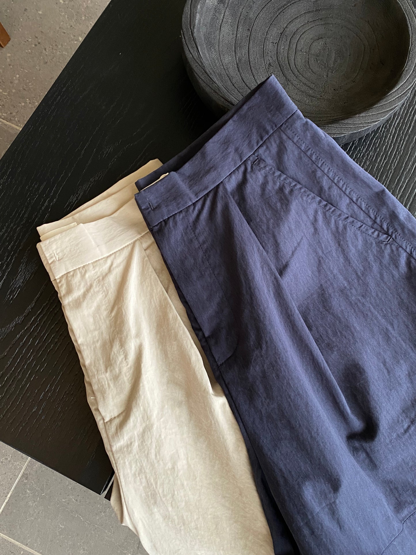 TERRY HIGH WAIST SHORT IN BEIGE/NAVYBLUE