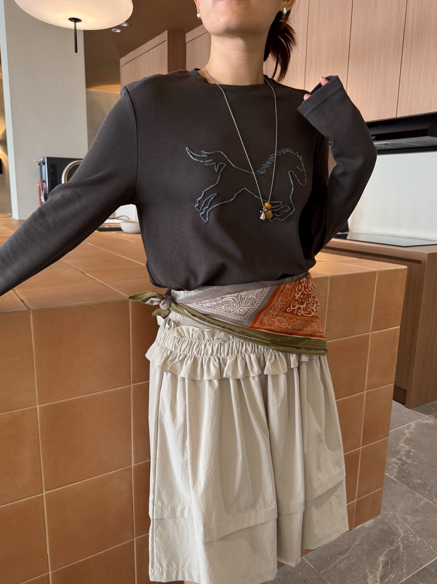 EMBROIDERED HORSE LONG SLEEVE TOP
