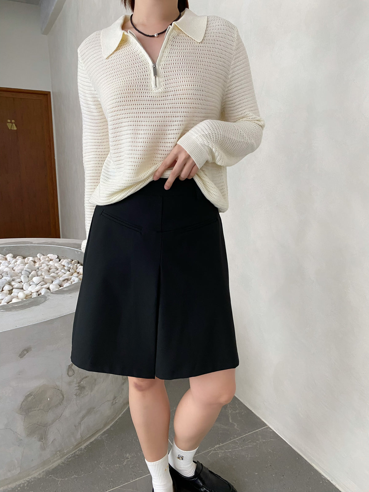 LILI SHORT IN BLACK