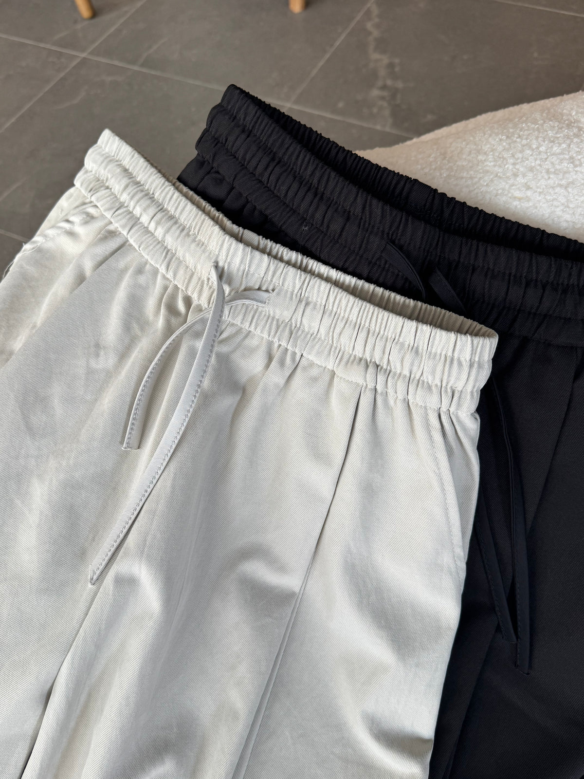 KELLY TROUSER IN BLACK/TEA WHITE